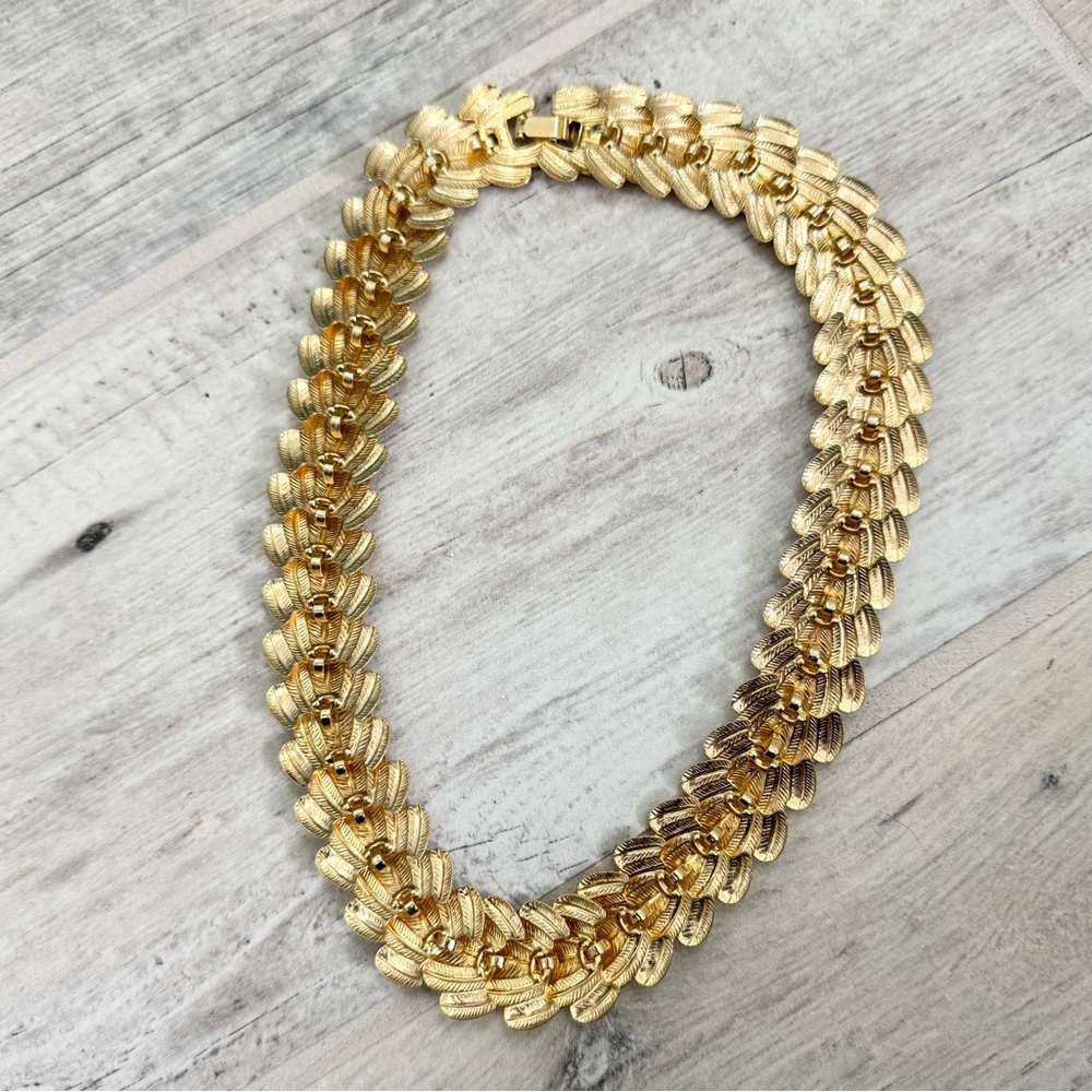 Chunky Gold Choker Necklace - Picture 4 of 4